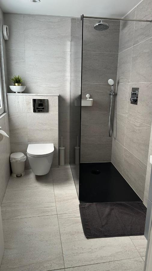 Stunning New 1 Bedroom Apartment 런던 외부 사진